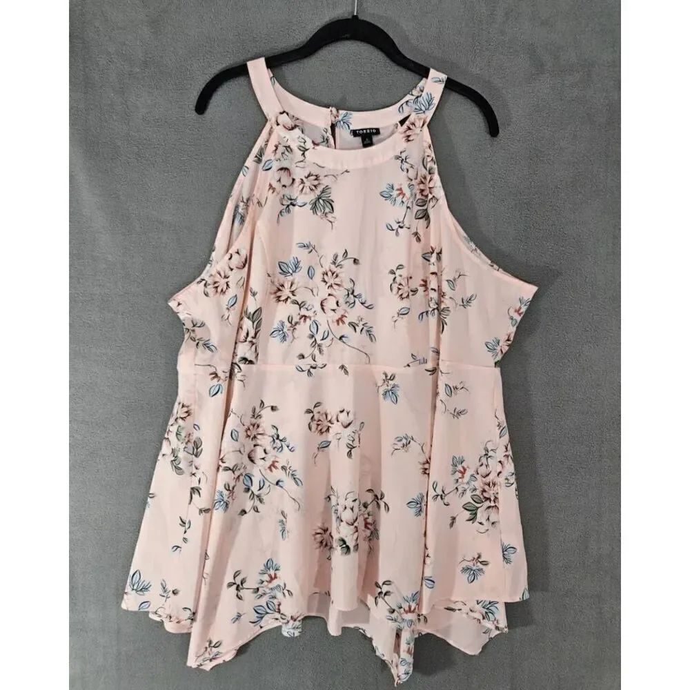 NWT Torrid 2X Pink Floral Tank Top High Neck Keyhole Back and hankerchief hem